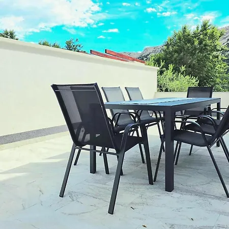 Awesome In Feriehus Baška