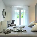 Luxurious In باشْكا