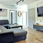 بيت للعطل Luxurious In *